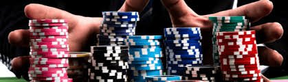 Antarmuka aplikasi mobile agenslot77 menampilkan permainan slot dan pasar olahraga